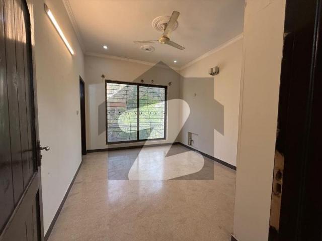 Full House For Rent Prime Location E 11/2