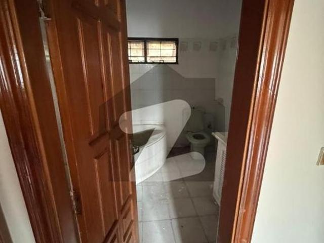 Full house For rent 3 Bed 4 Bath TV lounge servent room bath 2 kitchen 2 DD F 8
