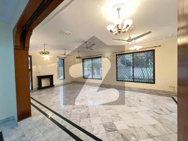 Full House For Rent 6 Bedrooms Attached Bathroom Drawing TV Lounge Kitchen Servant F 11