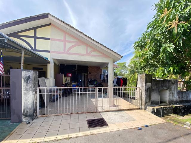 FULL L0AN 4897sqftCORNER LOT Single Storey Coral Heights Seremban