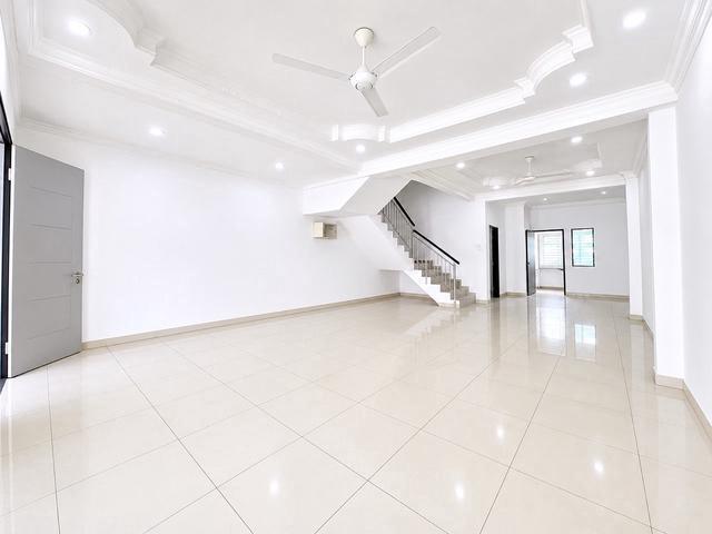 Full Loan 3 Storey 51room 5bath Taman Aman Permai Bangi