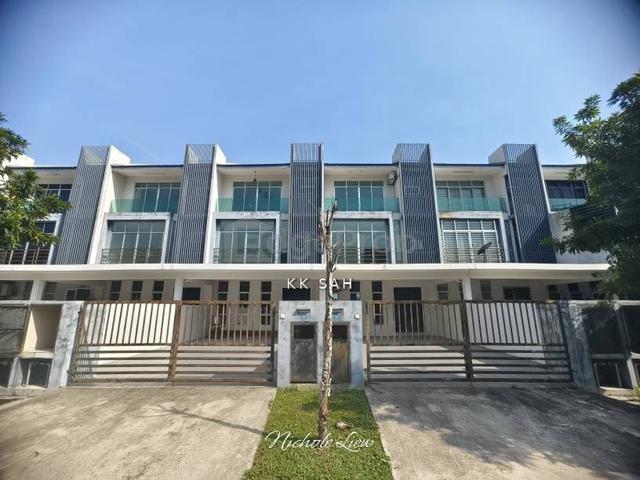 FULL LOAN 3 Storey House Bangi Avenue Seri Putra Bandar Puteri Bangi