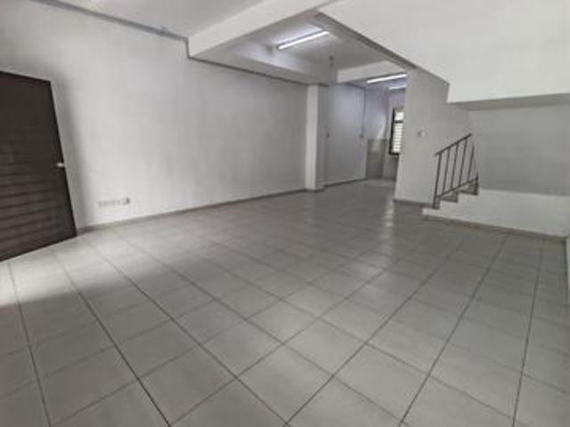 full loan 25 storey terrace Scientex Utama Taman Scientex freehold