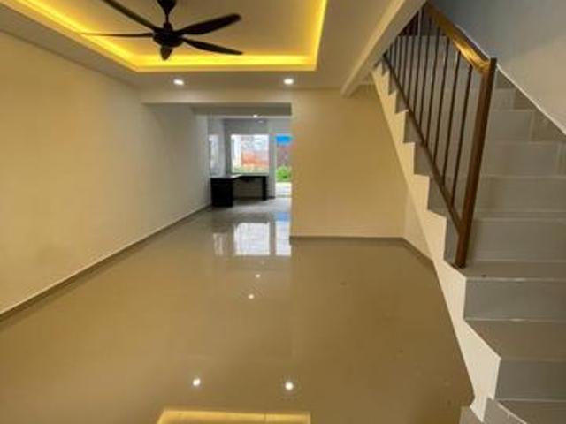 Full Loan 2 Stry Low Cost Corner Simpang Renggam
