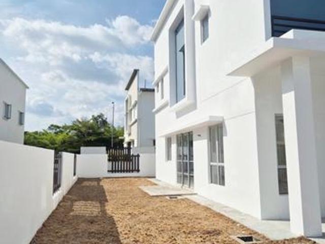 Full Loan 35x65 EndLot 2Storey House Setia Ecohill Semenyih