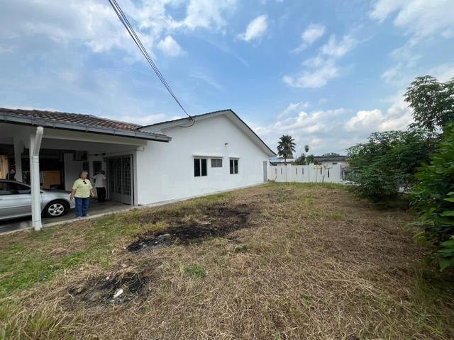 Full Loan Corner Big LandSingle Storey Bukit Mewah Kajang