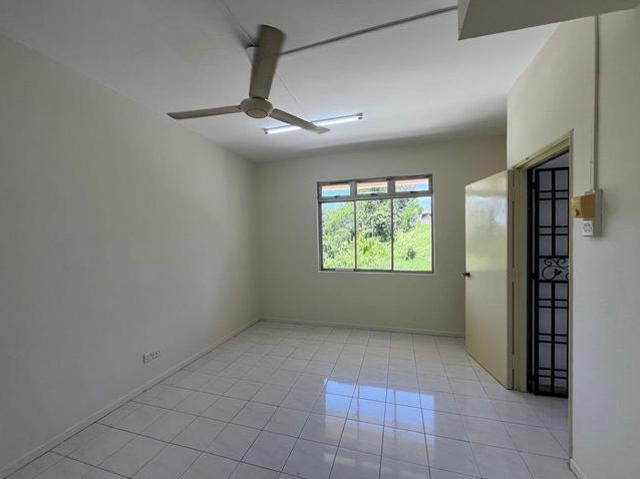 Full Loan Cash Out Sri Awana Town House Low Floor Selesa Jaya