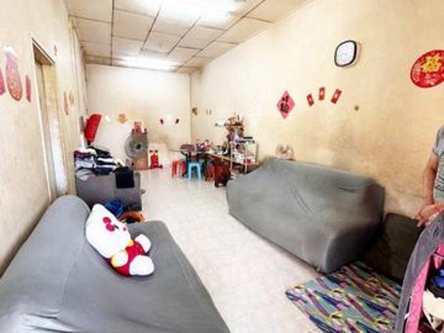 Full loan cash out taman daya mount austin 22x70 terrace freehold