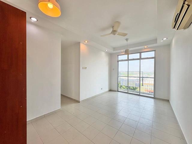 Full Loan Austin Lake View Suites 3 Beds Middle Floor Good Condition
