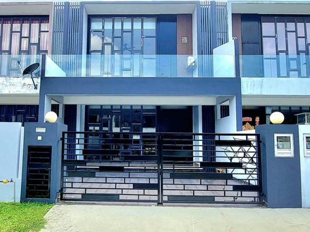 full loan BANDAR PULAI JAYA near highway terrace good condition gg