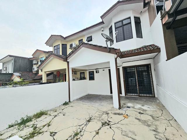 Full loan below market price 2 Storey House Saujana Puchong