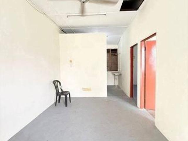 FULL LOAN BELOW MARKET 1 Storey House Kampung Pendamar Port Klang
