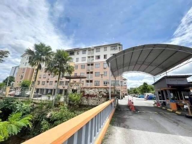 FULL LOAN Ground Floor Laman Suria Apartment Taman Kajang Utama