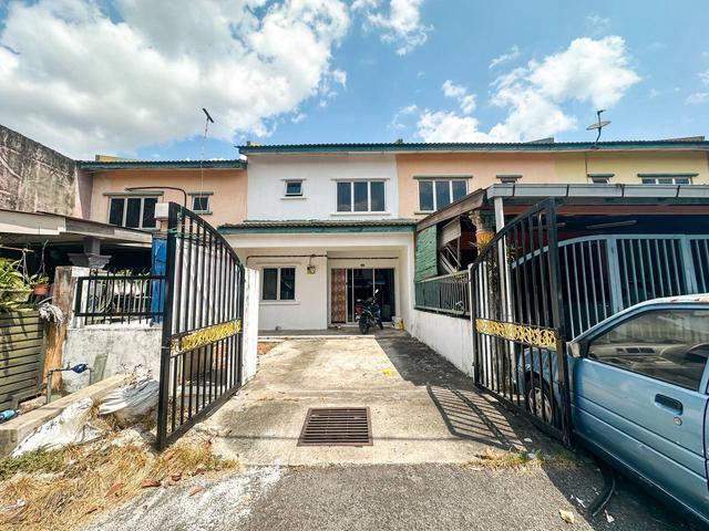 FULL LOAN Double Storey Terrace Taman Sri Haneco Semenyih
