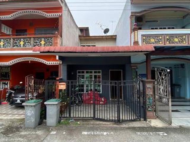 FULL LOAN Double Storey Low Cost Taman Desa Sg Abong Muar Bumi Lot