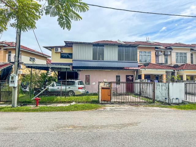 FULL LOAN End Lot Double Storey LA Cottage Taman Putra Perdana Puchong