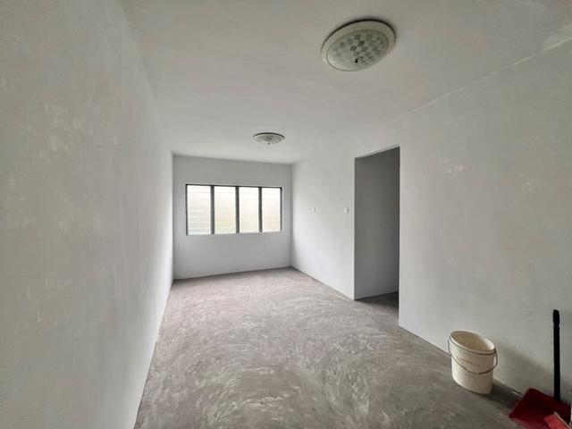 Full loan Flat Taman Flora Height Seri Alam Level 4 655 sqft