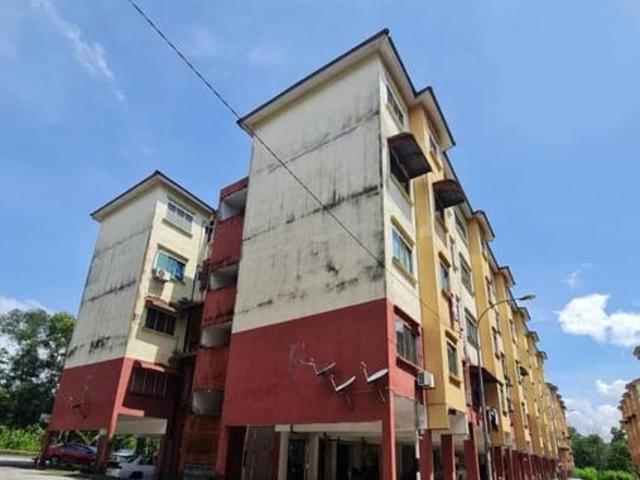 Full Loan Flat Taman Pulai Utama Level 1 3 Bed 2 Bath