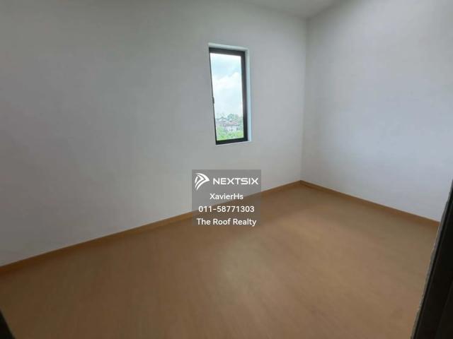 Full Loan＋靠近 CIQ＋2车位，RM3xxk就能买到 #ScottTower @Larkin【3房2厕】高楼层️ 有 balcony️ 部分家私都有️ 对小家庭、或收租都很够用 地点很加分，去 CIQ、JB Town、KSL 一带都方便，通勤新加坡的人会特别喜欢这种 location 有保安 目前还有租客 买来可以直接继续收租～