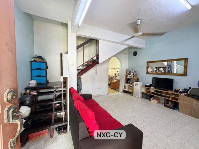 FULL LOAN HOT SALE 16x45 2R2B Jalan SS19 Double Sty Subang Jaya