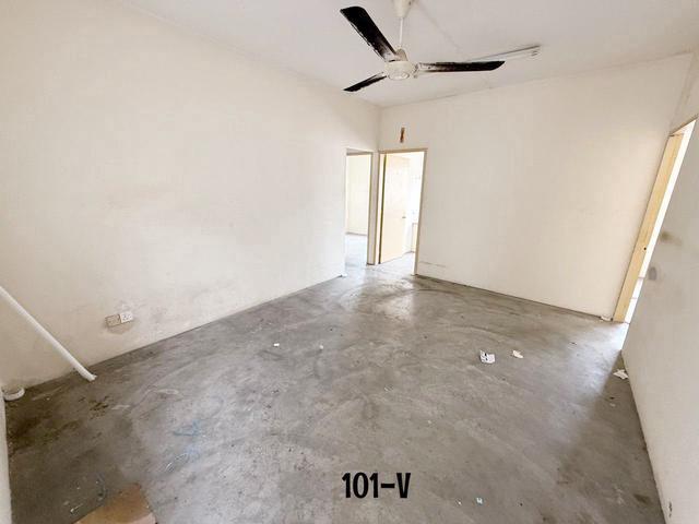 FULL LOAN HOT SALES 650ft 3R2B Bandar Bukit Tinggi 2 Flat Klang