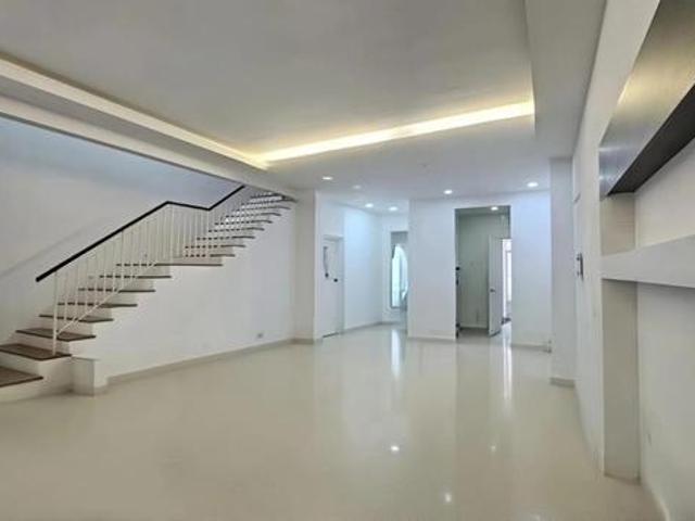 Full Loan I 22x75 I Renovated 2 Sty Teracce Eco Majestic