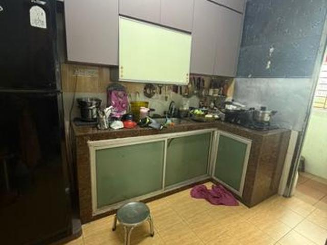 full loan INDAH COURT corner lot mid floor renovated gg freehold 3r2b