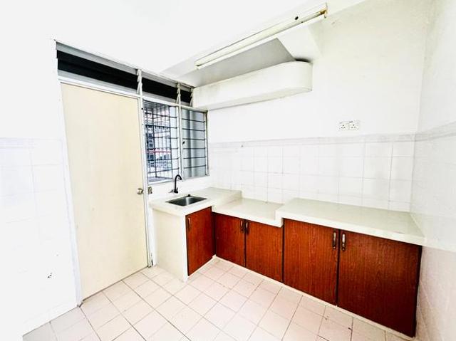 FULL LOAN Jade View Gelugor POOL VIEW near USM FTZ TIP TOP CONDITION