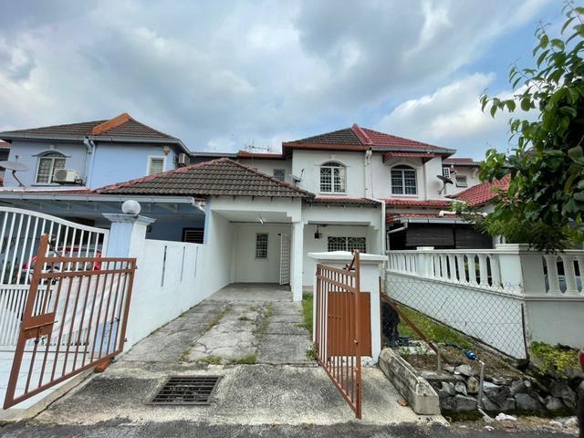 FULL LOAN LOW BOOKING Double Storey Terrace USJ 1 Subang Jaya