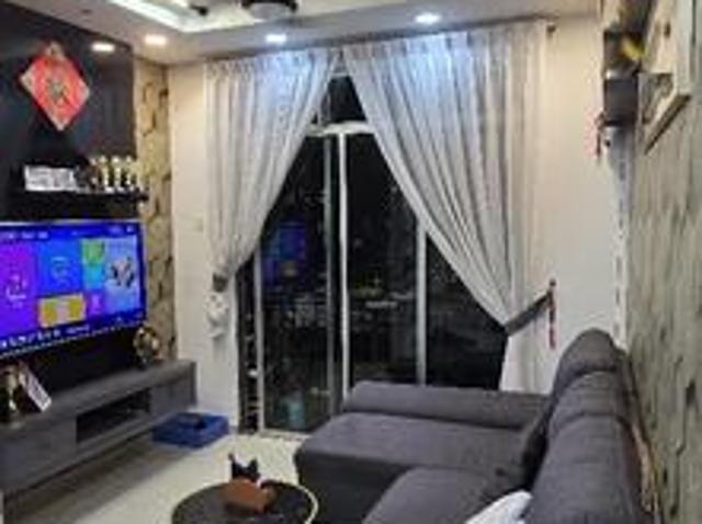 Full Loan Lake View Suite Taman Mount Austin Apartment Middle Floor JB