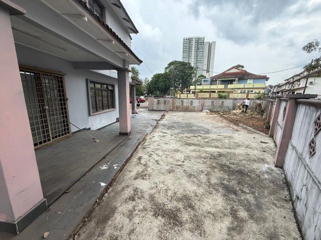 Full Loan Mount Austin Jalan Mutiara Emas Corner Double Storey House