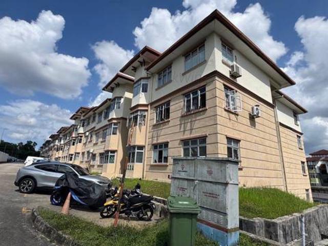 Full Loan Masai Vista Seri Alam Apartment Good Condition 3 Beded