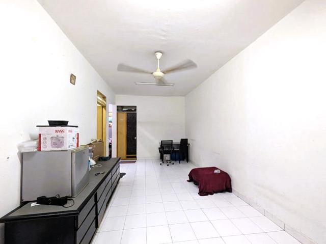 Full Loan Non Bumi unit Good For Investment Mentari Court PJ For Sale