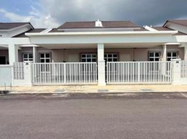 Full Loan New House Bumi Lot Single Storey nr Ayer Molek TiangDua Mela