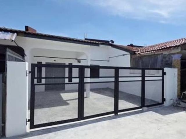FULL LOAN Pekan Meru Klang 1 Storey House 20x65 3R2B New Refurbished