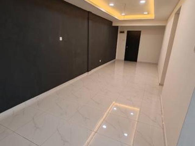 Full Loan Plentong Utama Flat Nice Renovated 3 Rooms Unit For Sale