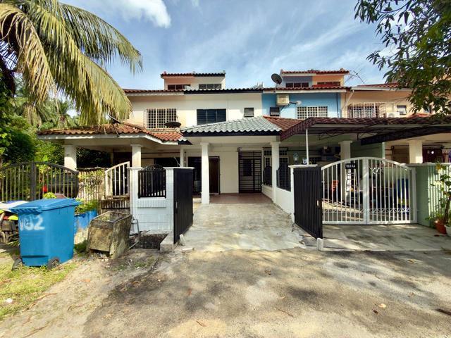 FULL LOAN REFURBISHED Double Storey Terrace Taman Villa HeightKajang