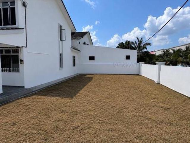 Full loan renovated Corner taman sri pulai perdana