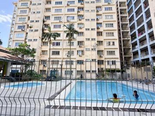 Full Loan Renovated Facing Pool Kenaria Kondo Sg Ramal Baru