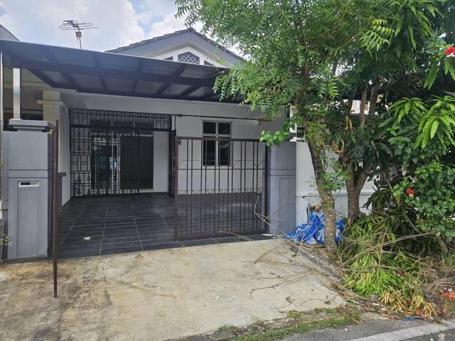 Full loan Renovated Kulai Bandar Putra Terkukur Single Storey Terrace
