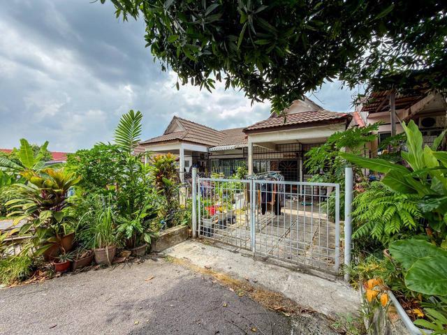 FULL LOAN RENOVATED Single Storey Terrace Taman Cheras Jaya Balakong