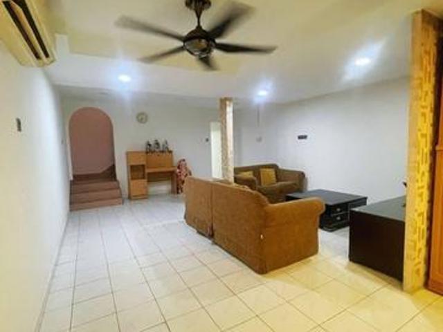 FULL LOAN RENOVATED UNIT 2 Storey House Banting Kuala Langat