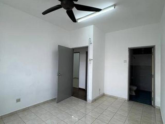 Full Loan Renovated Well Maintained Indah Court Apartment Bukit Indah