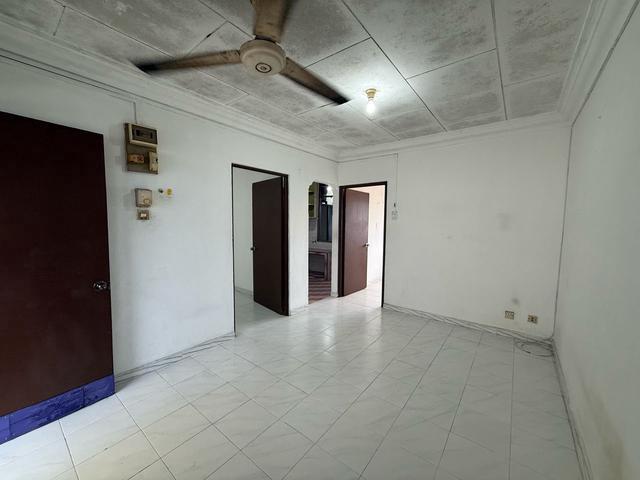 Full loan Taman Cempaka Low Cost flat 2beds paradigm Mall Bukit Mewah