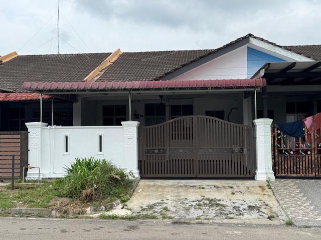 Full Loan Taman Putri Kulai 22x70 Single Storey Renoavted