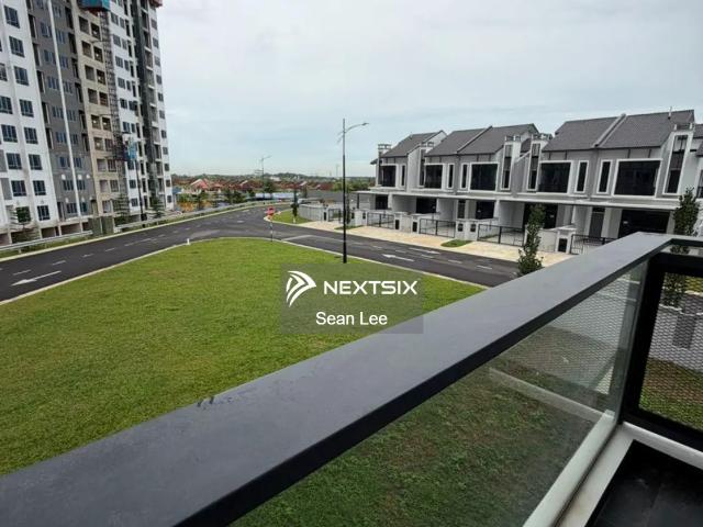 Full Loan Taman Pulai Indah Double Storey Terrace 24x65 Fully Renovated Furnished Extension