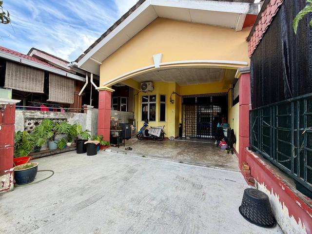 FULL LOAN TAMAN REKAMAS SIMPANG RENGGAM 1Storey BELOW MARKET