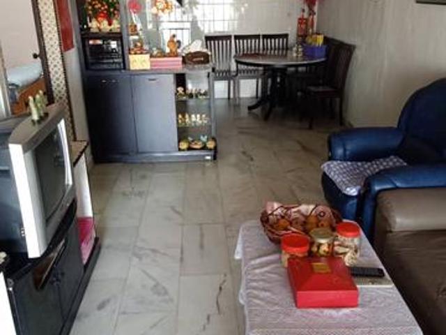 Full loan Taman zamrud ulu tiram 1 storey low cost renova free duty