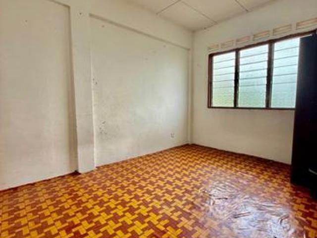 Full loan unit Taman Sri PlentongLow Cost Flat