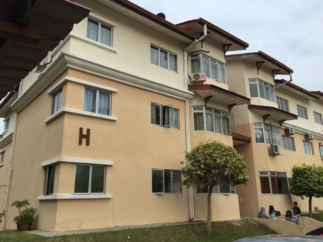 FULL LOAN Vista seri Putra 856sf Seri Putra Bangi LOW RISE UNIT